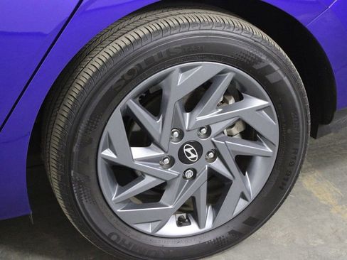 Used 2024 Hyundai Elantra SEL image 38