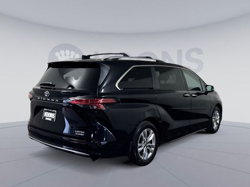 Used 2023 Toyota Sienna Limited AWD/4WD image 7