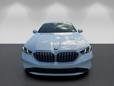 Certified 2025 BMW 530i RWD image 2