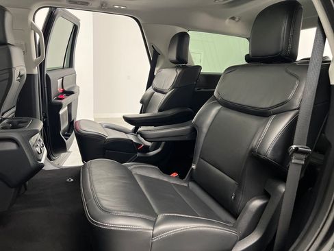 Used 2025 Ford Expedition Platinum AWD/4WD image 13