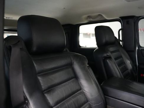Used 2005 HUMMER H2 Base w/ Preferred Equipment Group image 21