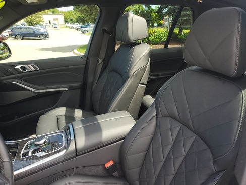 Used 2026 BMW X5 xDrive40i w/ M Sport Package AWD/4WD image 9