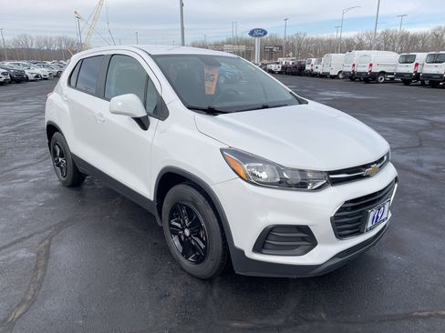 Used 2019 Chevrolet Trax LS w/ Tint and Cruise Package image 9