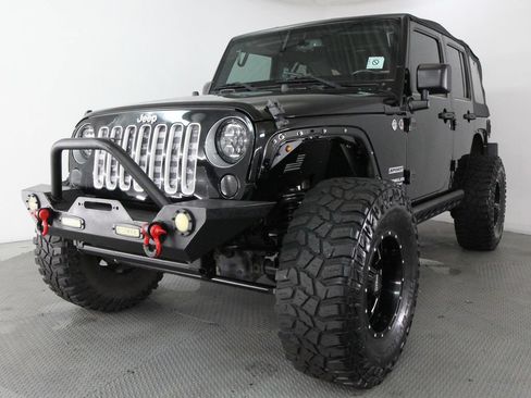 Used 2017 Jeep Wrangler Unlimited Sport w/ Quick Order Package 23S AWD/4WD image 3