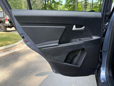 Used 2016 Kia Sportage LX FWD image 25