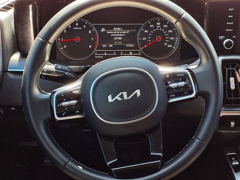 Certified 2022 Kia Sorento S w/ Panoramic Sunroof Package image 20