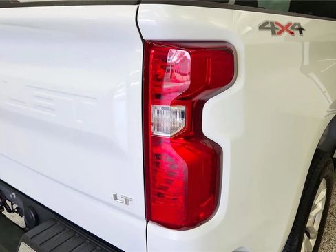 Used 2023 Chevrolet Silverado 1500 LT image 15