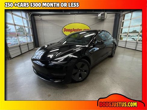 Used 2022 Tesla Model 3 Long Range AWD/4WD image 1