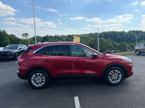 Used 2022 Ford Escape SE AWD/4WD image 5