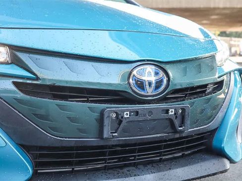 Used 2018 Toyota Prius Prime Plus image 5