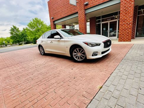 Used 2016 INFINITI Q50 2.0t w/ Moonroof Package RWD image 1