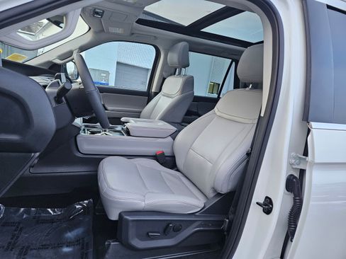 Used 2025 Ford Expedition Max Active image 19