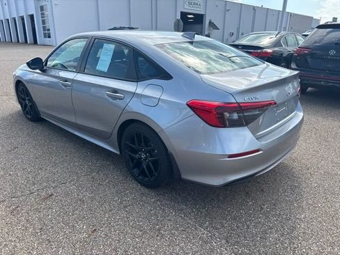 Used 2024 Honda Civic Sport image 4