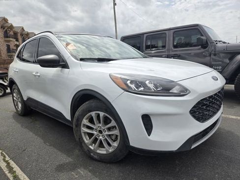 Used 2022 Ford Escape SE w/ Convenience Package FWD image 8