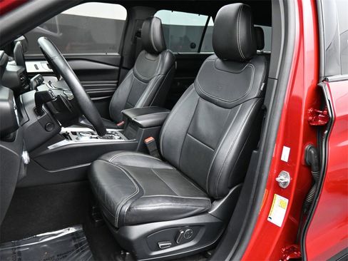 Used 2020 Ford Explorer ST w/ Premium Technology Package image 16