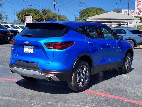 Used 2025 Chevrolet Blazer LT image 4