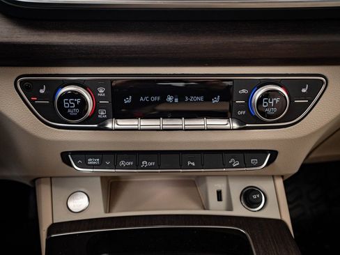 Certified 2025 Audi Q5 2.0T Premium w/ Convenience Plus Package image 36