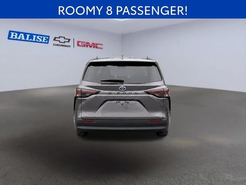 Used 2023 Toyota Sienna LE AWD/4WD image 7