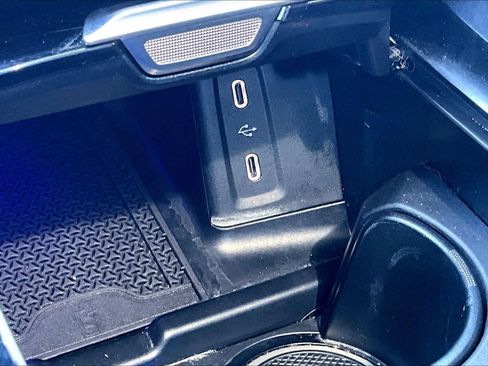 Used 2025 Mercedes-Benz GLC 300 image 35