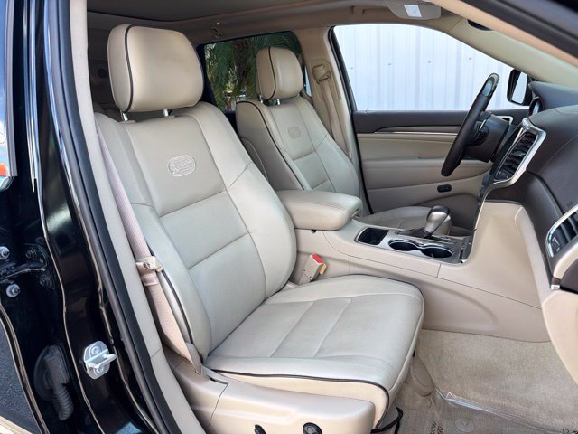 Used 2017 Jeep Grand Cherokee Overland w/ Jeep Active Safety Group RWD image 19