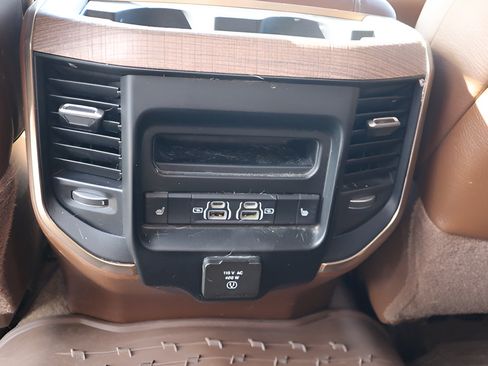Used 2024 RAM 3500 Limited AWD/4WD image 12