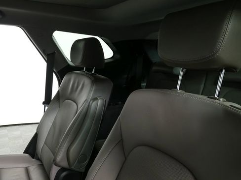 Used 2017 Hyundai Santa Fe Limited image 22