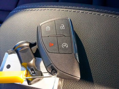 New 2026 GMC Canyon Elevation w/ Convenience Package RWD image 24