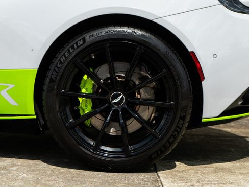 Used 2019 Aston Martin DB11 AMR RWD image 26