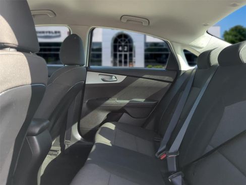 Used 2023 Kia Forte LXS w/ LXS Technology Package FWD image 29
