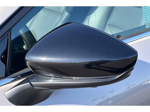 Certified 2025 MAZDA MAZDA3 Hatchback w/Premium Plus Pkg AWD/4WD image 13