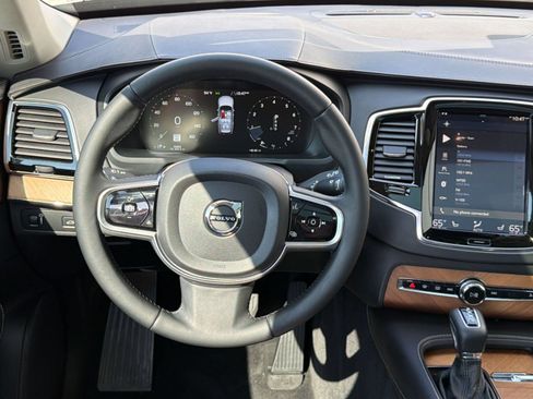 Used 2016 Volvo XC90 T6 Inscription w/ Vision Package AWD/4WD image 27