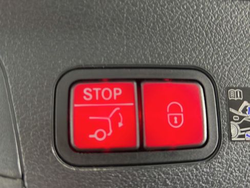 Used 2026 Mercedes-Benz GLS 450 4MATIC image 16