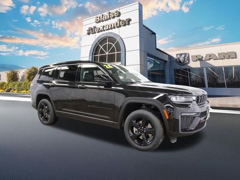 New 2026 Jeep Grand Cherokee L Limited AWD/4WD image 1
