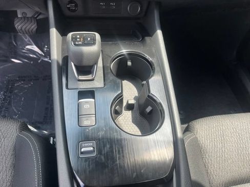 Used 2026 Nissan Rogue SV FWD image 18