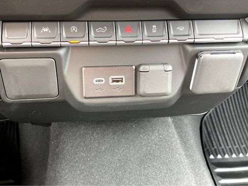 New 2024 Chevrolet Silverado 1500 Custom image 13