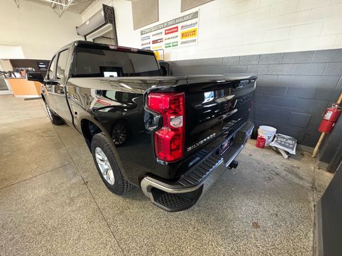Used 2025 Chevrolet Silverado 1500 LT w/ Z71 Off-Road Package AWD/4WD image 7