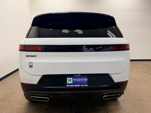 Used 2025 Land Rover Range Rover Sport SE image 4