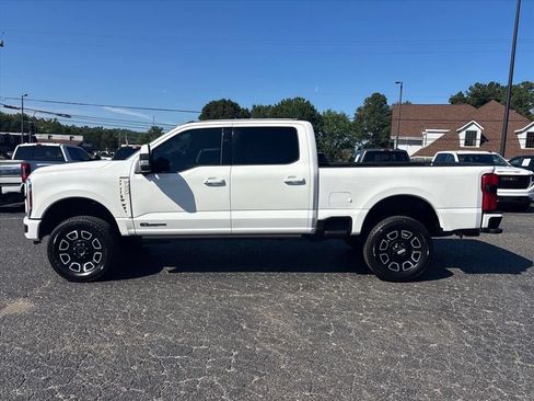 Used 2025 Ford F250 Platinum AWD/4WD image 4