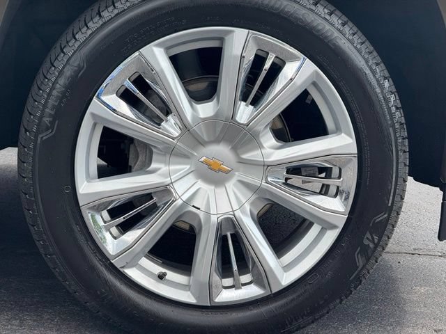 Used 2023 Chevrolet Silverado 1500 High Country w/ High Country Premium Package AWD/4WD image 11