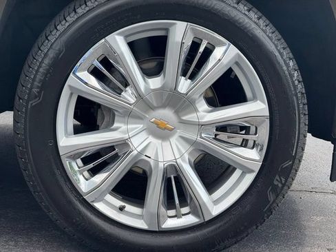 Used 2023 Chevrolet Silverado 1500 High Country w/ High Country Premium Package AWD/4WD image 11