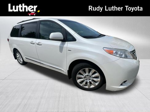 Used 2017 Toyota Sienna XLE w/ XLE Navigation Package AWD/4WD image 1