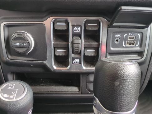 Used 2024 Jeep Wrangler Unlimited Sport AWD/4WD image 30