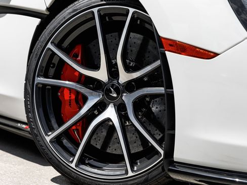 Used 2019 McLaren 570S Spider image 4