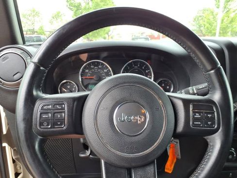Used 2018 Jeep Wrangler Unlimited Sport w/ Connectivity Group AWD/4WD image 17