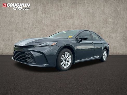 Used 2025 Toyota Camry LE AWD/4WD image 5