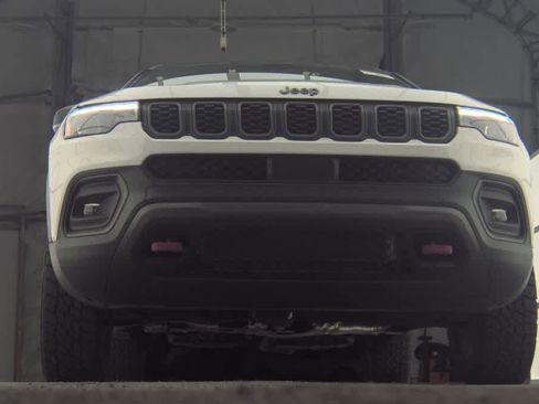 Used 2024 Jeep Compass Trailhawk w/ Trailhawk Elite Group AWD/4WD image 6