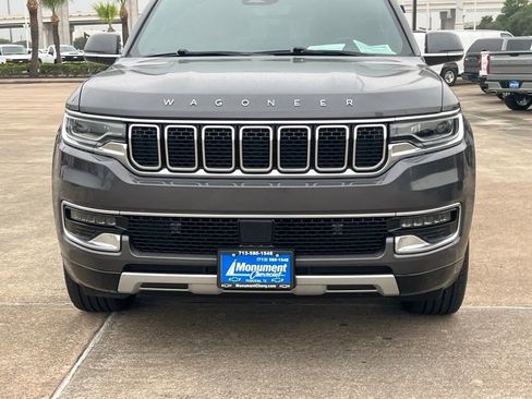 Used 2022 Jeep Wagoneer Series II w/ Premium Group I AWD/4WD image 3
