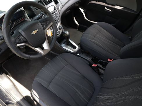 Used 2014 Chevrolet Sonic LT FWD image 4