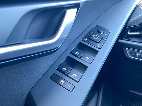 New 2026 Kia Niro LX FWD image 12