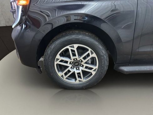 New 2026 Ford Expedition Active image 17